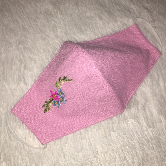 Accessories - Adult face mask.